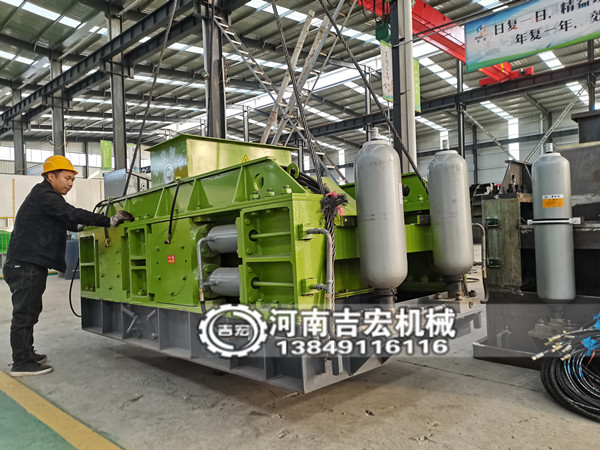 無(wú)錘頭設(shè)計(jì)對(duì)輥制砂機(jī)-砂石廠老板們的賺錢(qián)利器！