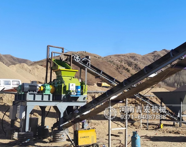 鈉長石對輥制砂機(jī)規(guī)格型號(hào)及報(bào)價(jià)簡介