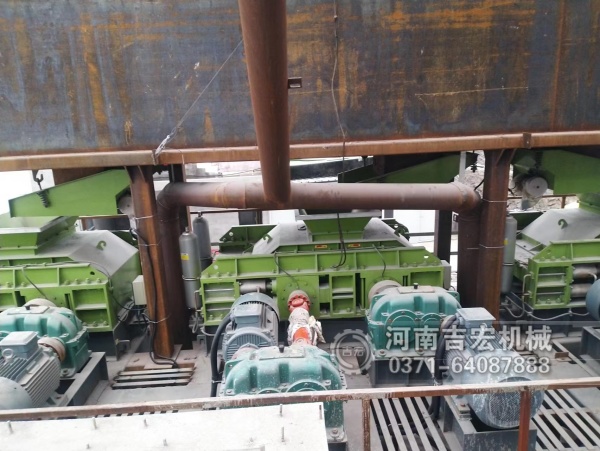 試過多種破碎機(jī),為啥老廠長獨寵白云石對輥機(jī)？答案藏在細(xì)節(jié)里！